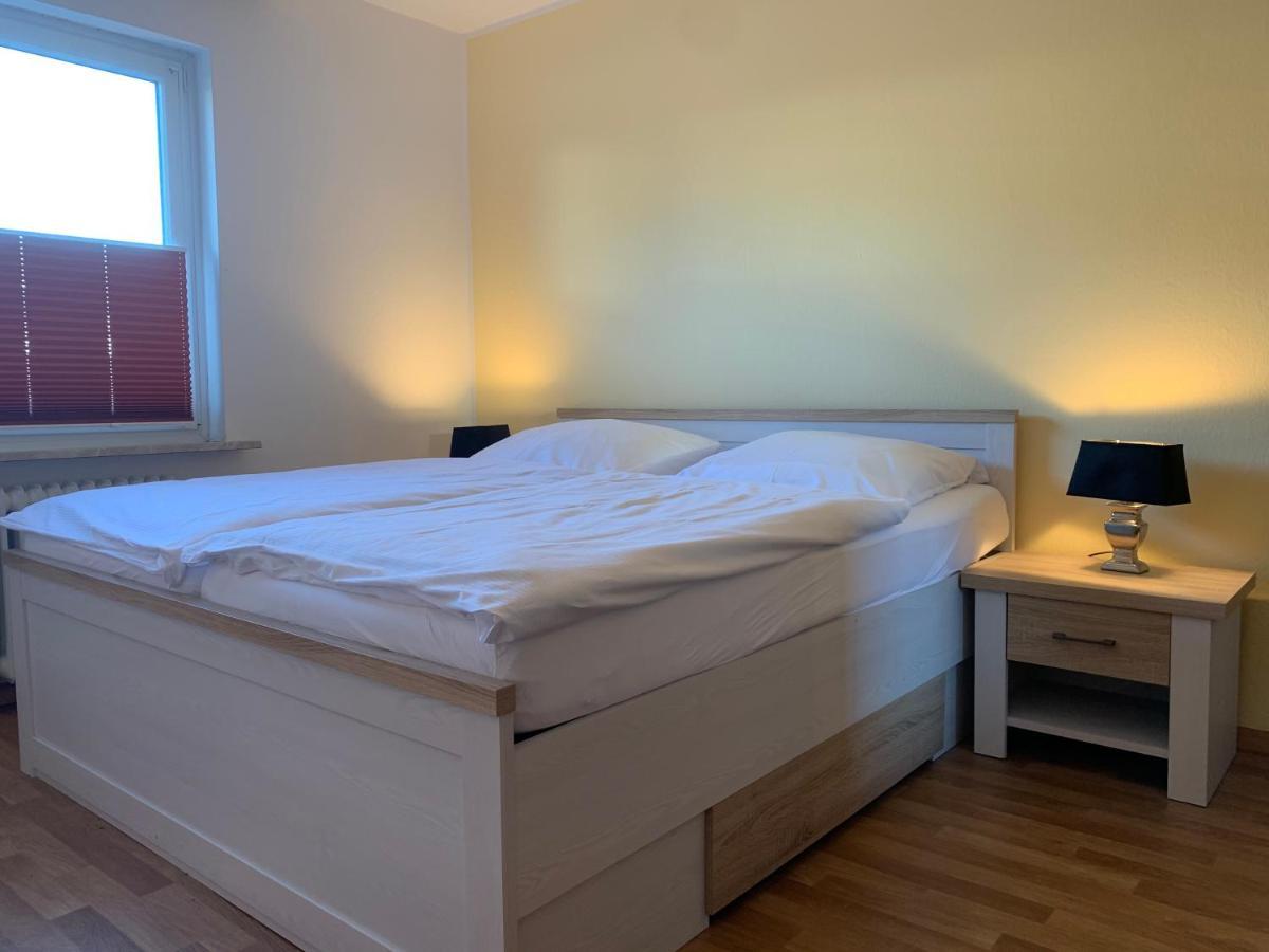 Kleine Brise Apartment 1 Busum Bagian luar foto